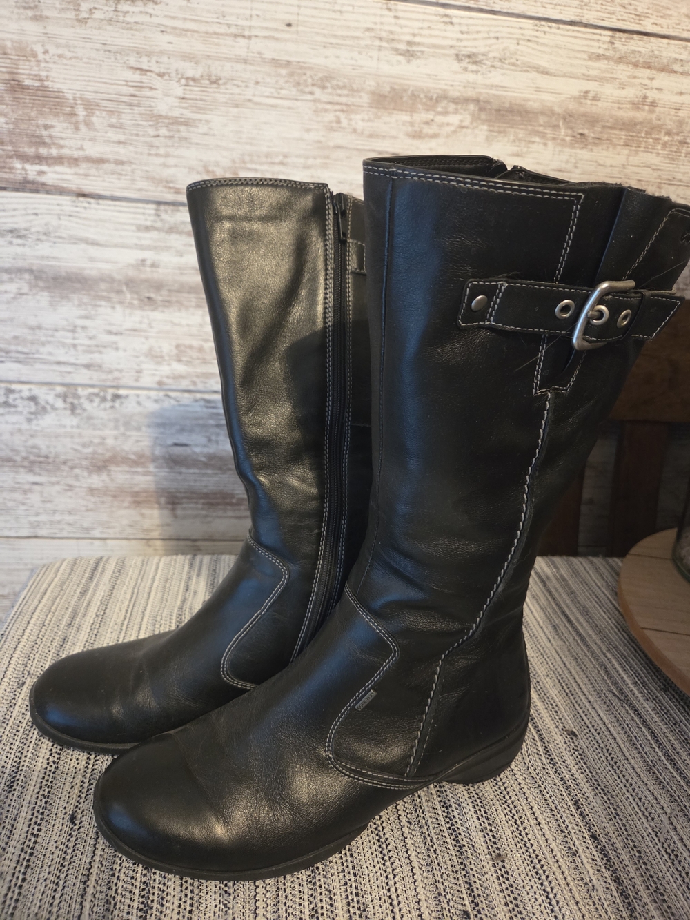 ECCO SIZE 7 Women's Black Mid-Calf Leather Boots with Buckle Detail